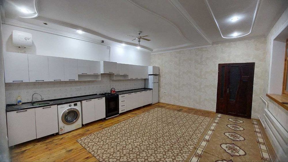 Уй сатылады центрда