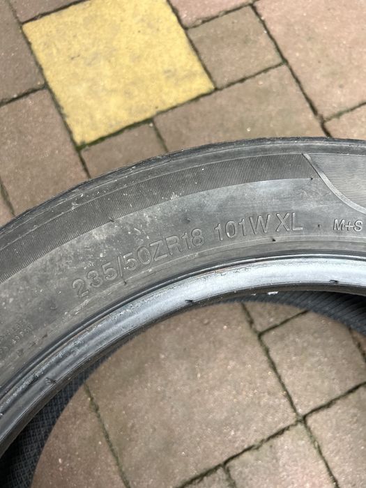Комплект летних шин 235/50/18