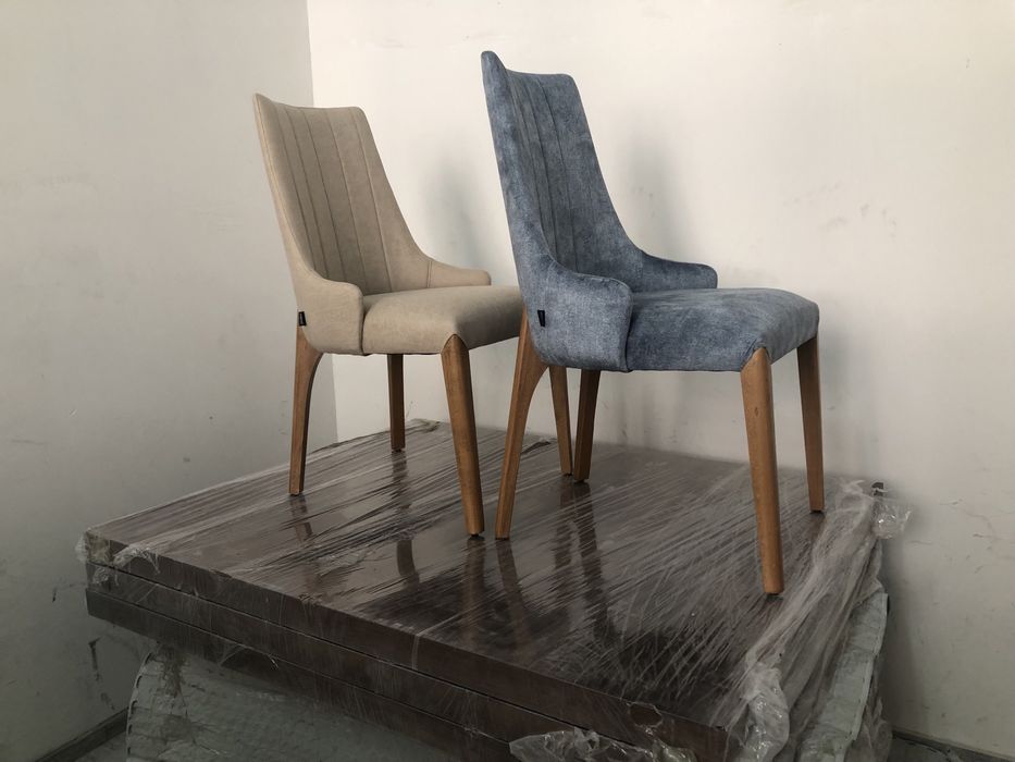 Стол и стульчик для гостиной