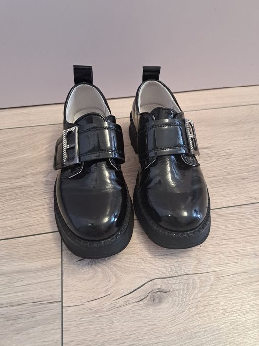 Продам туфли/ботиночки для девочек