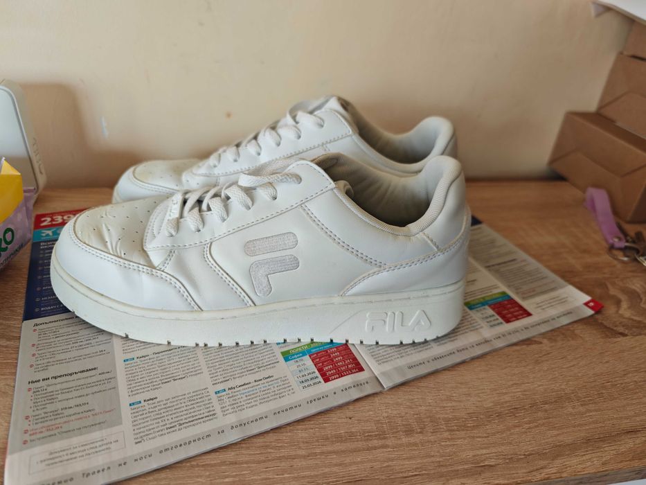 Продавам обувки Fila