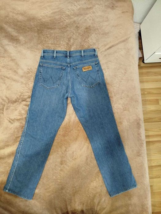 Продам джинсы мужские