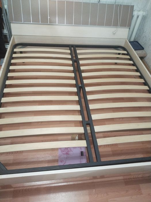 Продам двухспальной кровать