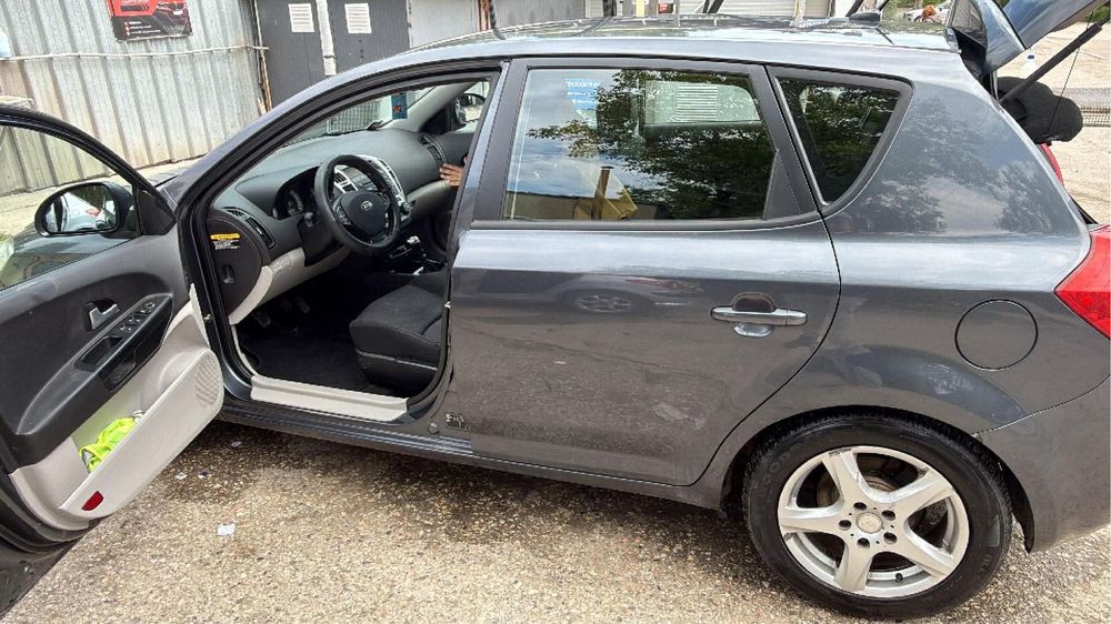 Лек автомобил KIA CEED CRDI 1.6