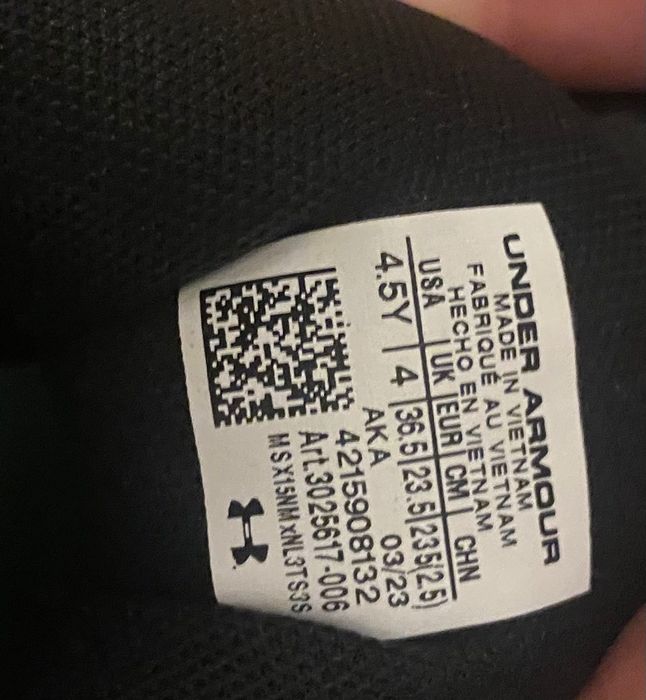 Adidasi under armour   originali marime 36.5