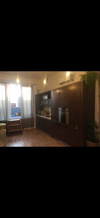 Кухненско обзавеждане с вградени уреди