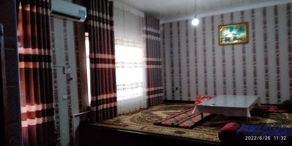 Umid posyolkadan 6 sotkli uglavoy hovli sotiladi