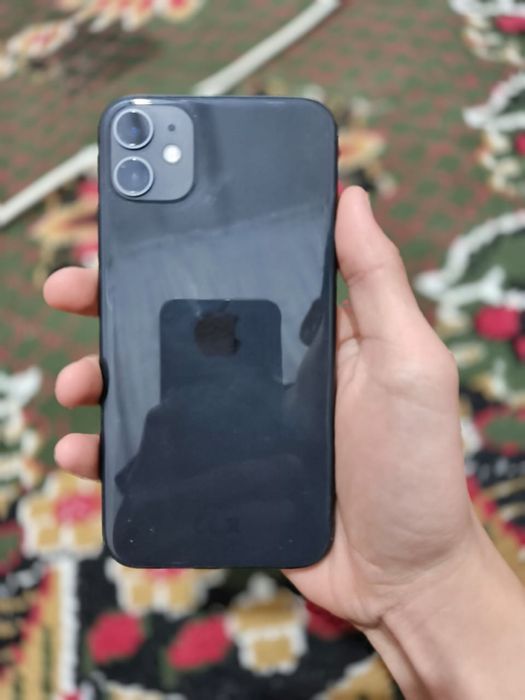 iPhone 11 продам 100 000 тенге