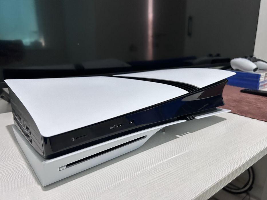 sony playstation 5 pro и телевизор яндекс с Алисой