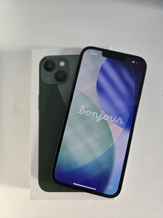 Продам iPhone 13