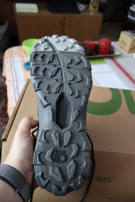 Нови туристически трекинг обувки Oboz