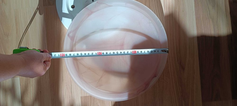 Хубава таванна лампа стъклена