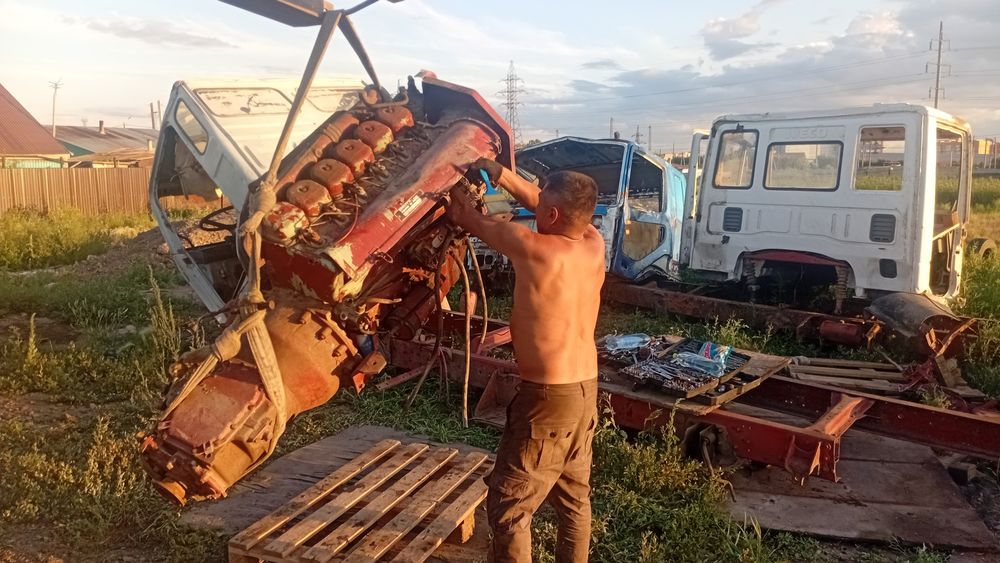 Двигатель,Коробка ивеко 5-6 ступка и редуктор