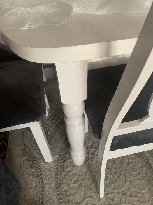 Стол в гостиную или кухню