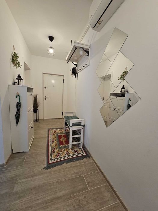Apartament 2 camere, decomandat, curte proprie, 2 locuri de parcare