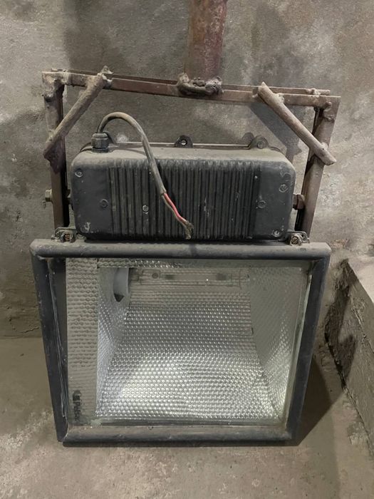 Prajektr sotiladi srochna