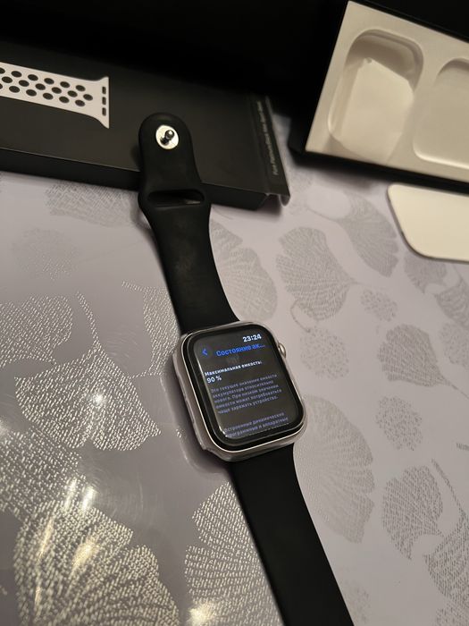 Продам Apple Watch Se Naik