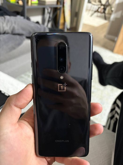 Продам OnePlus 8