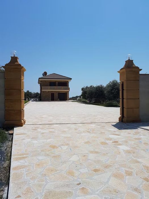 Вила на Неа Перамос