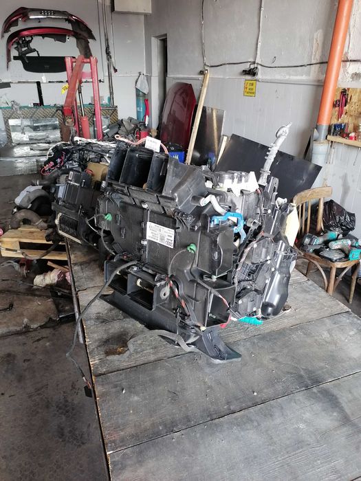 Продавам АУДИ А4 Б8 2009г на части.