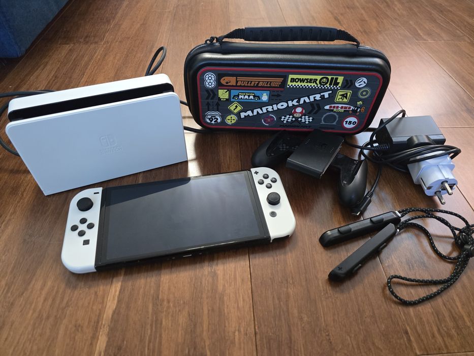 Nintendo Switch OLED alb, pachet complet