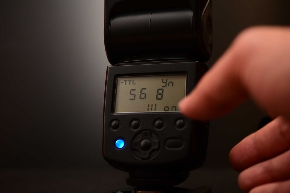 Blitz Yongnuo YN568 III – universal / pin central / stare foarte bună