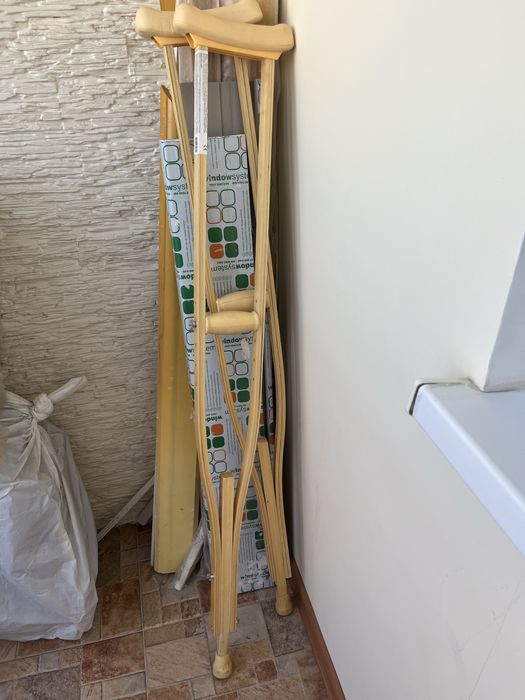 Продам костыли из дерева!