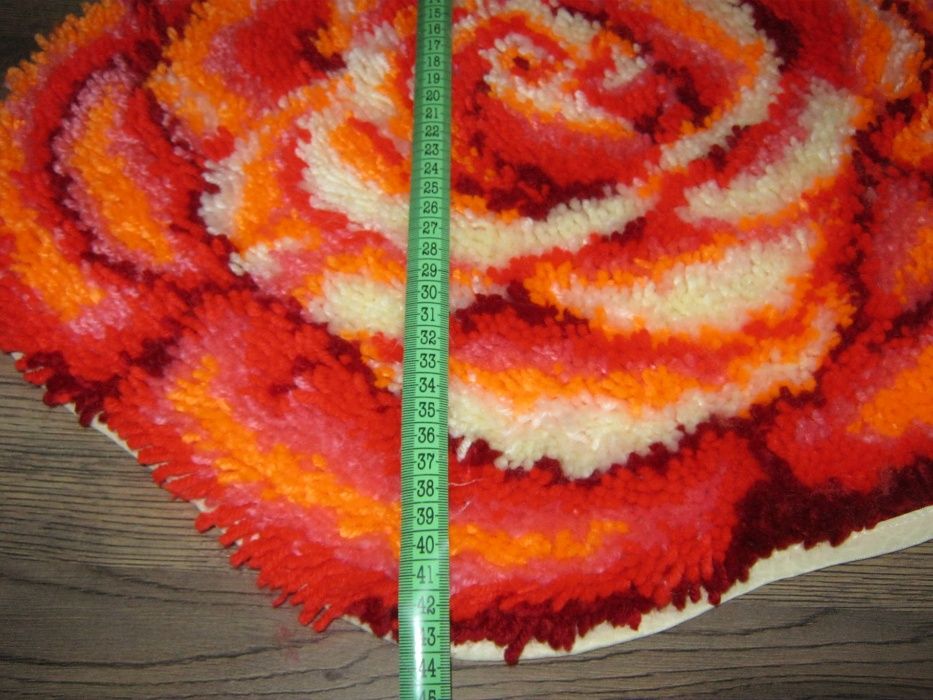 Фъкано килимче "Роза" - ръчно изработено