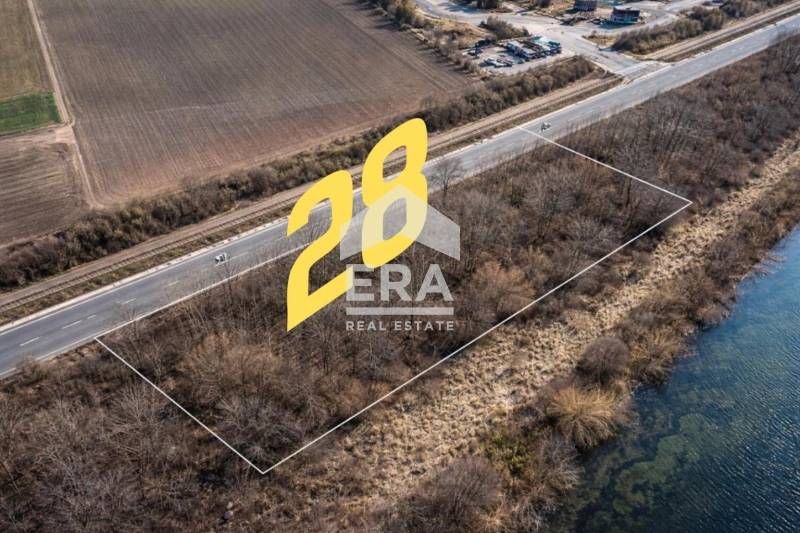 ЕКСКЛУЗИВНО! Поземлен имот за продажба, разположен на главния път Варн