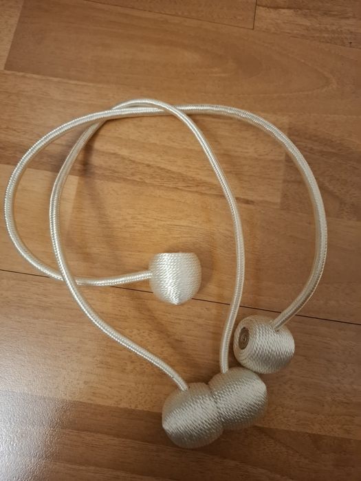 Магнитни връзки за завеси