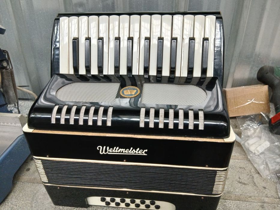 Акордеони различни