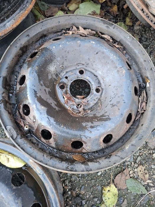 Vand 2 sau 4 jante R 15 dacia Logan bune fara defecte pret 65 lei buc