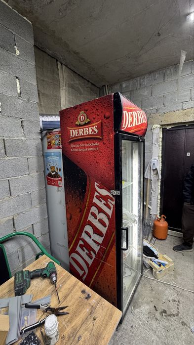 Холодильник витринный