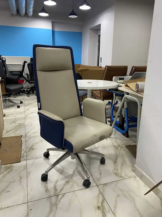 Продам кресла для руководителя