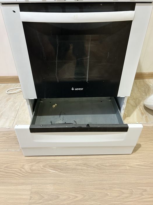 Продам электрическую плиту