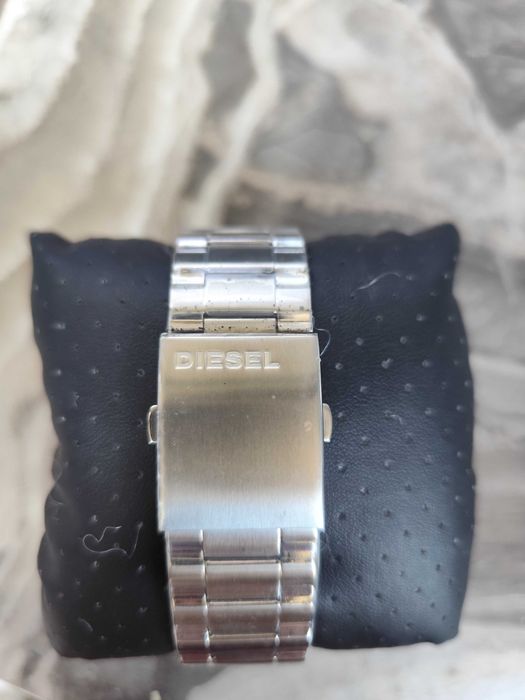 Часовник Diesel Mega Chief DZ4417