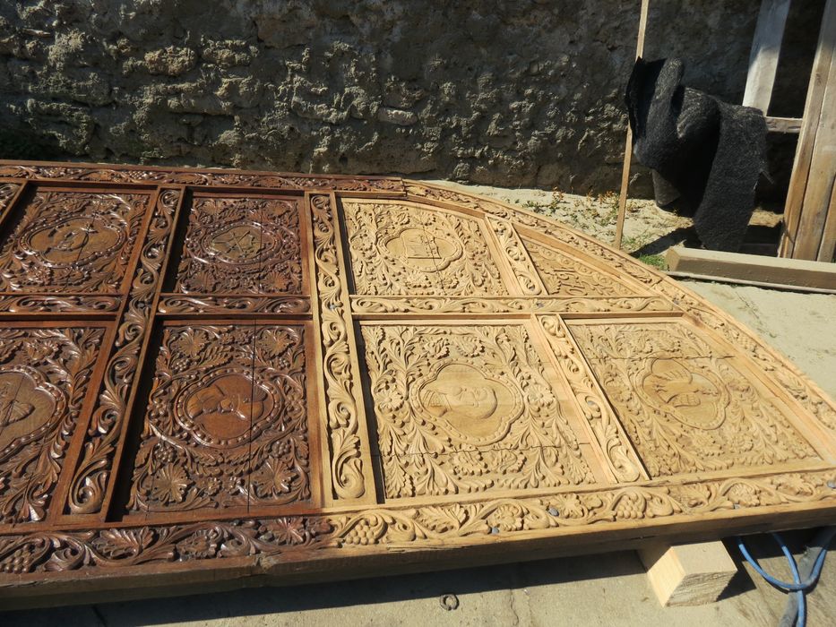 Curatare profesională lemn piatră  cărămidă  Recondiționare și vopsire