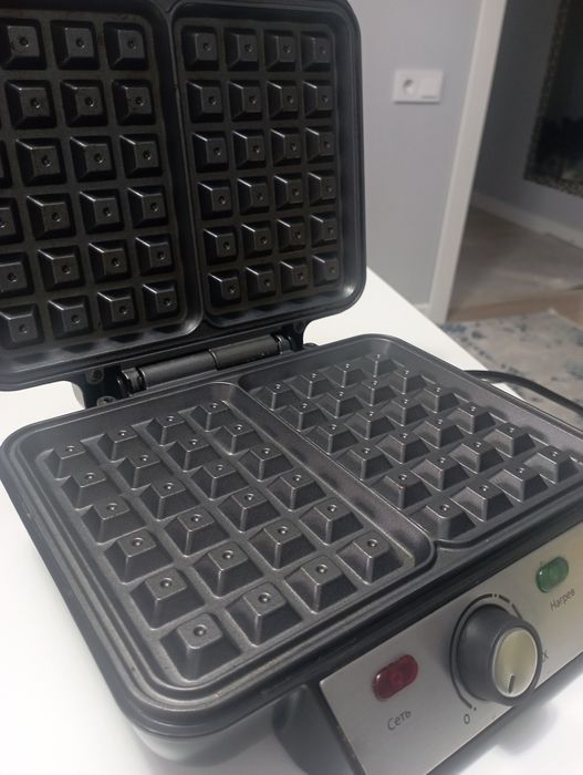 Вафельница Ketfort