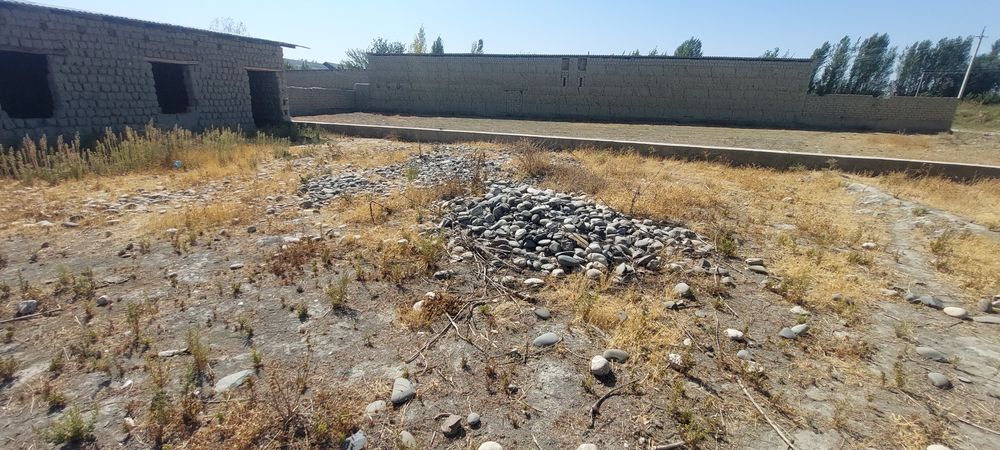 Yer sotiladi 10 sutik 33000
