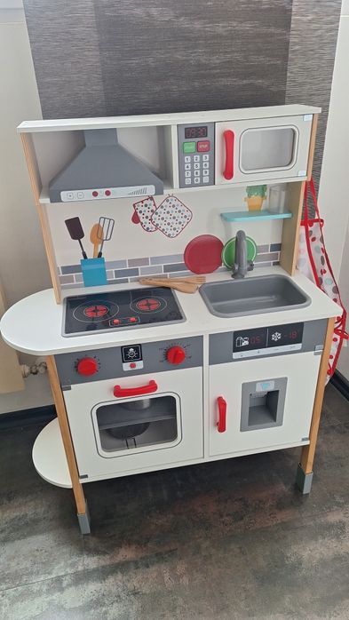 Дървена детска кухня