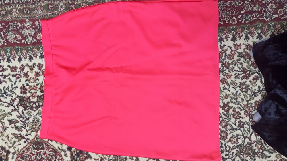 Kofta yubka  troyka yangi kiyilmagan