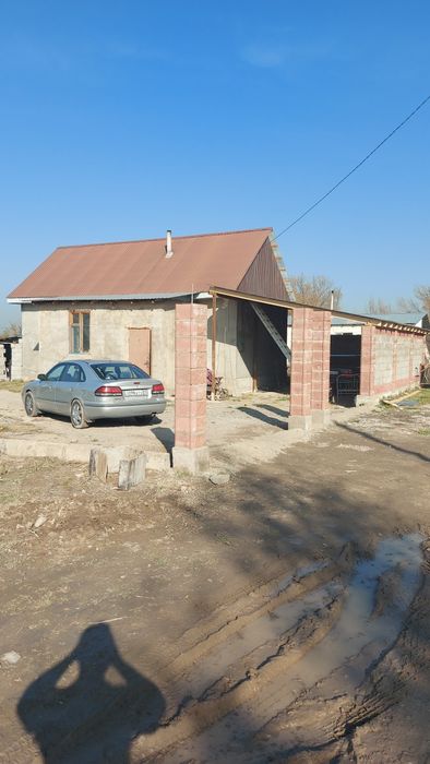 Продам дом возле восемь озёр