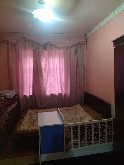 Yangiyolda 2 xonali dom sotiladi arintir Oaziz akva park roparasida