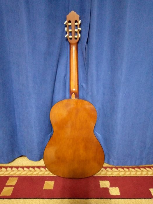 Гитара YAMAHA с40
