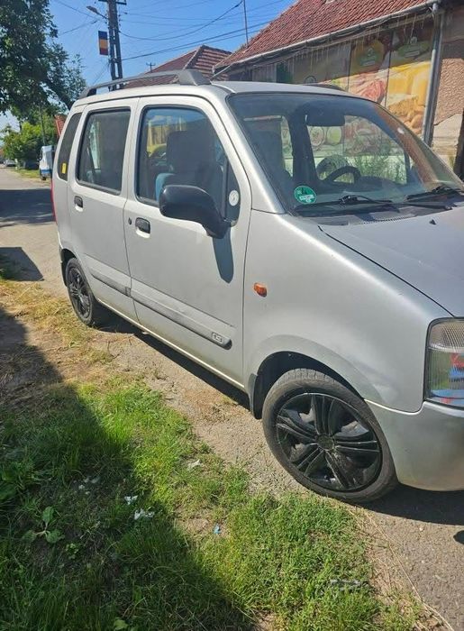 Vând suzuki 1.3 benzina