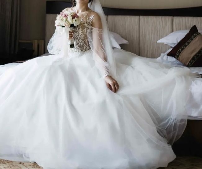 Свадебное платье