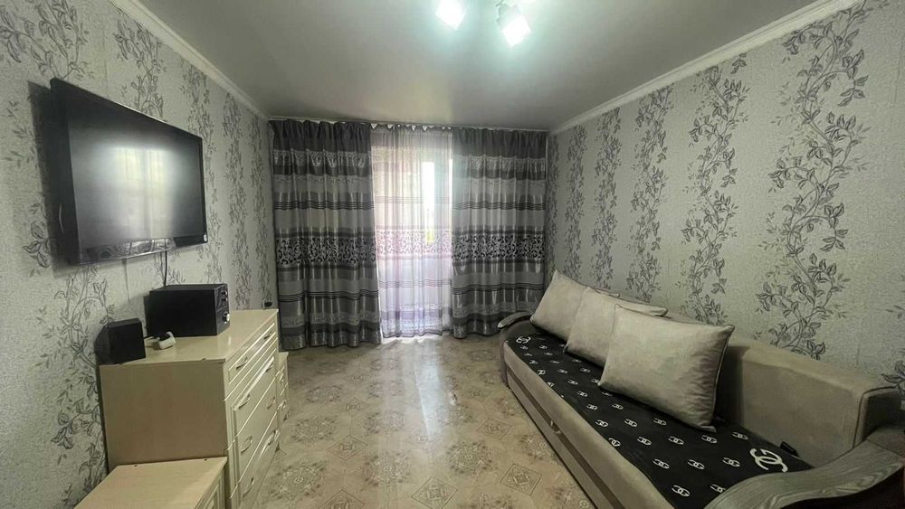 Продается 1 комнатная в центре