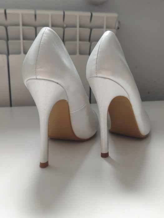 Лодочки белые перломутровые