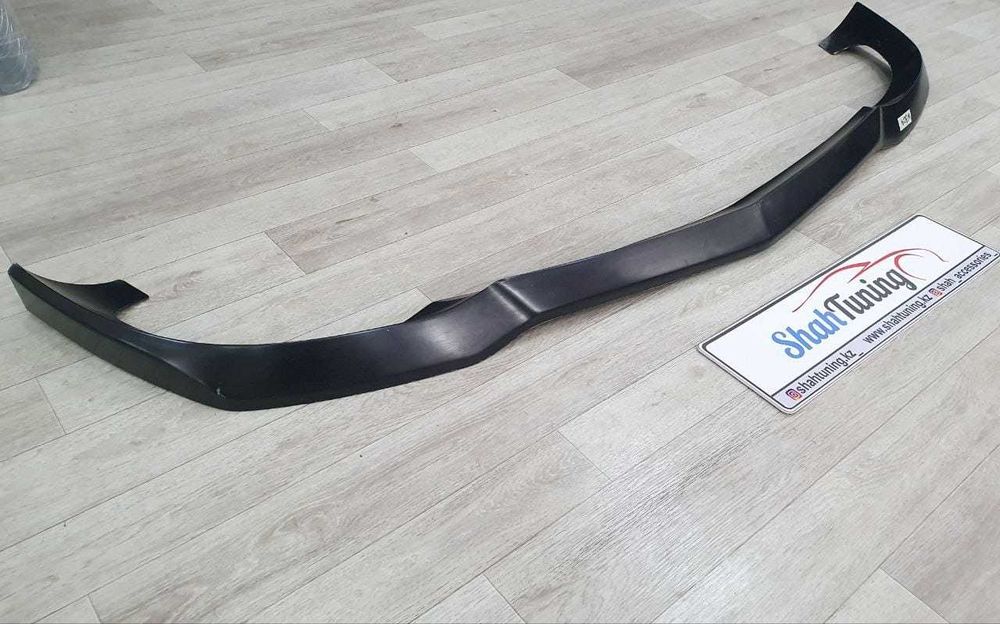 Сплитер на передний бампер AMG  W204