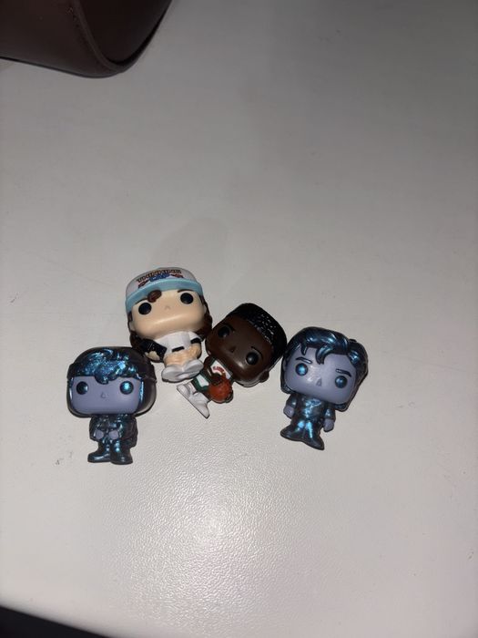 Фигурки очень странные дела